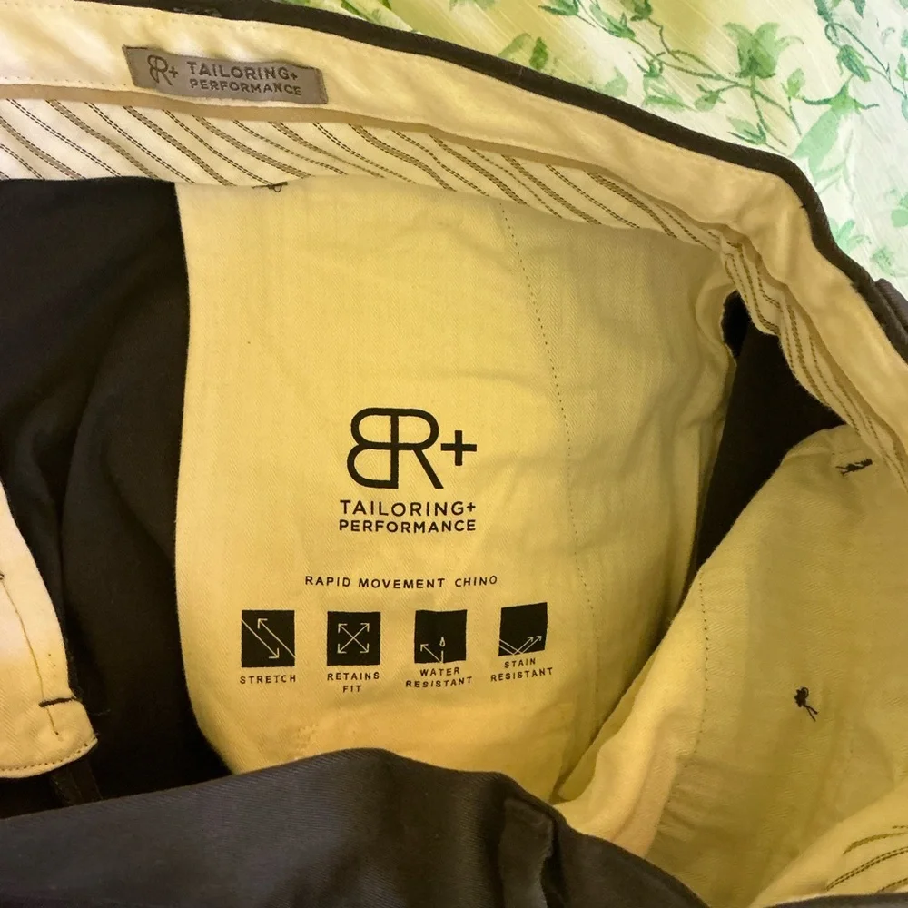 Banana Republic Tapered fit Chino Pants